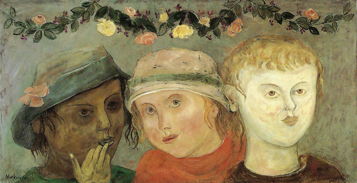 Trois fillettes sous une guirlande de fleurs